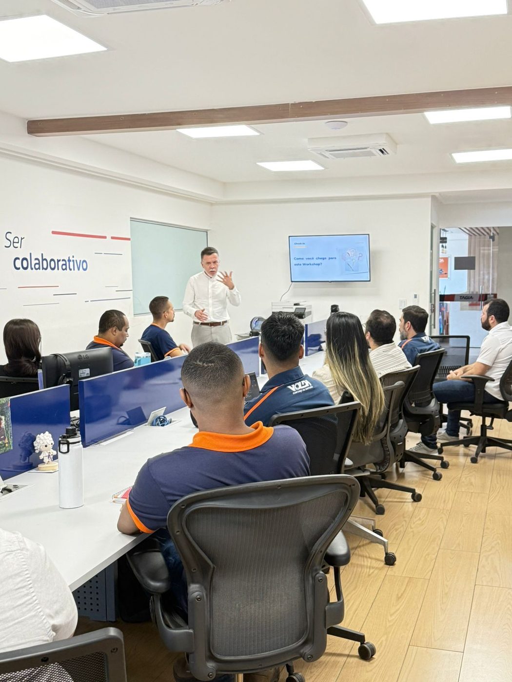 Cosme Péres em palestra.